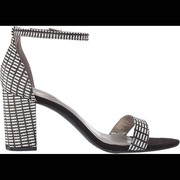 New in Box Bandolino Sandal - Picture 8 of 8